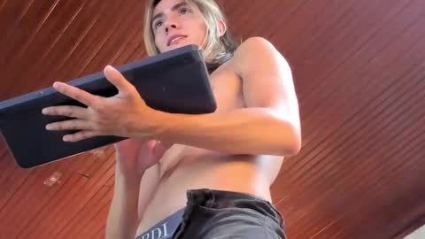 tayler_swift1 online show from December 3, 11:33 am