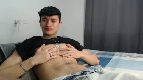 Snapshot of taylor_024 chatting on June 21, 4:26 am independent model online show from June 21, 4:26 am