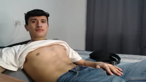Snapshot of taylor_024 chatting on June 23, 6:44 am independent model online show from June 23, 6:44 am