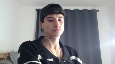 Snapshot of taylor_024 chatting on July 7, 10:52 am independent model online show from July 7, 10:52 am