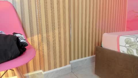 Sarah  online show from March 11, 7:25 pm