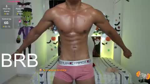 Snapshot of taylor_johnn chatting on June 10, 3:00 pm Penagos zz online show from June 10, 3:00 pm