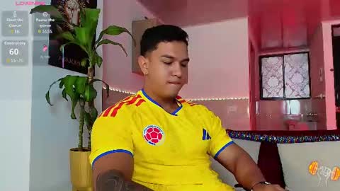Snapshot of taylor_johnn chatting on June 23, 3:43 pm Penagos zz online show from June 23, 3:43 pm