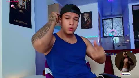 Snapshot of taylor_johnn chatting on July 9, 3:38 pm Penagos zz online show from July 9, 3:38 pm