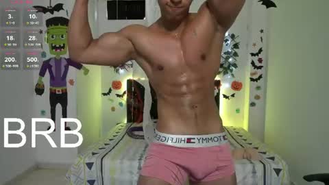 Snapshot of taylor_johnn chatting on July 31, 2:27 pm Penagos zz online show from July 31, 2:27 pm