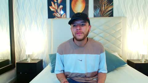 Snapshot of taylor_mason1 chatting on November 18, 10:36 pm Taylor online show from November 18, 10:36 pm