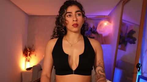 taylormichell online show from November 30, 8:35 pm