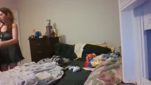 taylorslay online show from February 3, 2:53 am