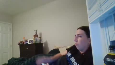 Snapshot of taylorslay chatting on May 18, 12:29 am taylorslay online show from May 18, 12:29 am