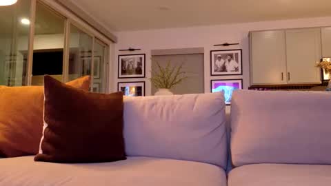 Taylor Rae online show from May 16, 4:31 am