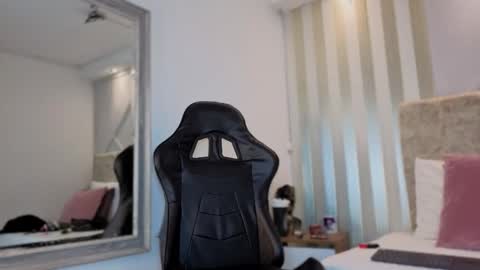 tayra online show from February 1, 6:17 pm