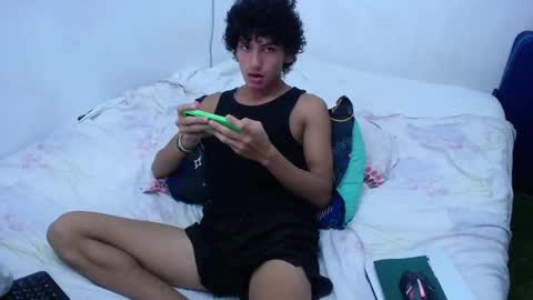 Tayron online show from December 15, 11:31 pm