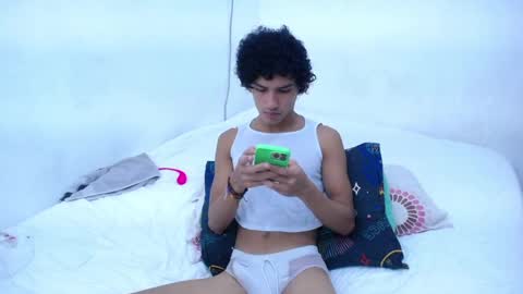 Tayron online show from December 24, 4:19 pm