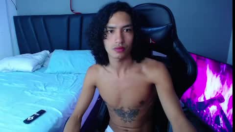 Tayron online show from April 12, 2:33 pm