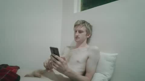 Snapshot of tcute0 chatting on April 26, 7:44 pm tcute0 online show from April 26, 7:44 pm