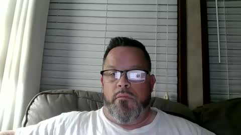 tdhawk87 online show from May 7, 9:58 am