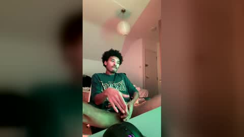 Snapshot of tdr1998 chatting on March 6, 10:23 am tdr1998 online show from March 6, 10:23 am