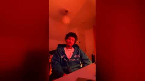 Snapshot of tdr1998 chatting on March 12, 9:48 am tdr1998 online show from March 12, 9:48 am