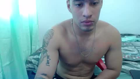 Snapshot of team23hot0 chatting on December 24, 7:33 pm team23hot0 online show from December 24, 7:33 pm