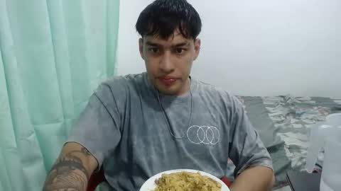 Snapshot of team23hot0 chatting on January 1, 4:18 am team23hot0 online show from January 1, 4:18 am