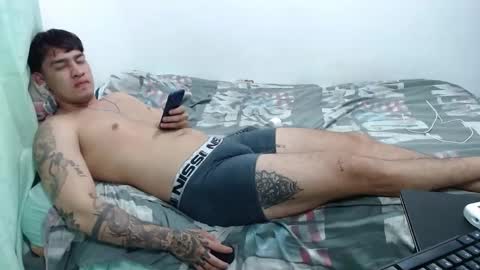 Snapshot of team23hot0 chatting on February 6, 2:55 am team23hot0 online show from February 6, 2:55 am