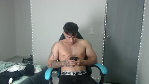 Snapshot of team23hot0 chatting on October 1, 4:07 am team23hot0 online show from October 1, 4:07 am