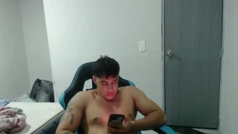 Snapshot of team23hot0 chatting on October 28, 12:14 am team23hot0 online show from October 28, 12:14 am