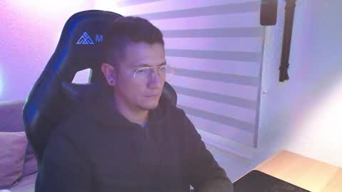 DYNAMITE DUO69 online show from April 22, 12:07 pm