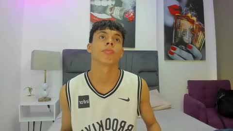 Team Twinks online show from November 3, 11:11 am