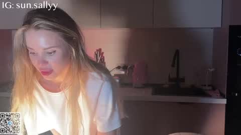 Sally and Sandy online show from June 20, 9:17 pm