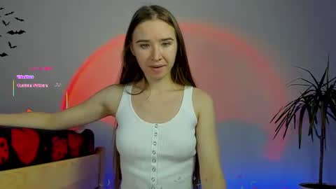 Snapshot of teaseme_bella chatting on July 13, 8:11 pm teaseme_bella online show from July 13, 8:11 pm
