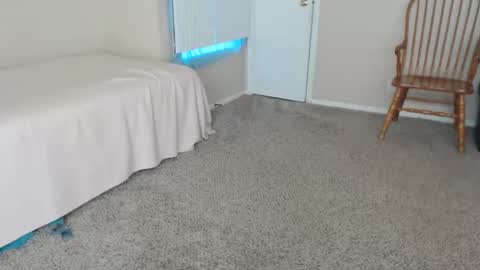 teases online show from December 3, 6:38 pm