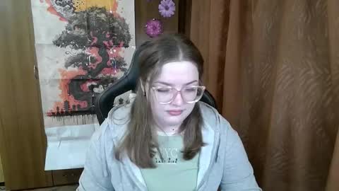 Teasing Dora online show from April 7, 11:15 pm