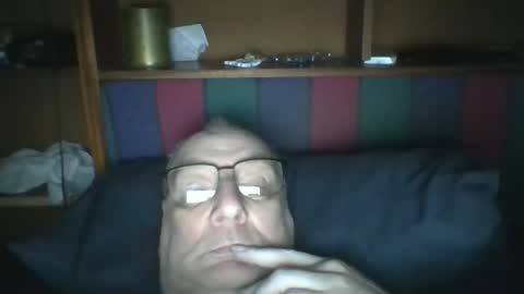Snapshot of tebb61 chatting on May 13, 7:50 am Mark online show from May 13, 7:50 am