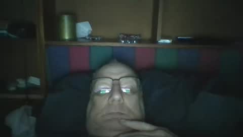 Snapshot of tebb61 chatting on May 16, 8:11 am Mark online show from May 16, 8:11 am