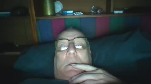 Snapshot of tebb61 chatting on May 18, 6:41 am Mark online show from May 18, 6:41 am