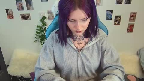 Snapshot of technical_face_powder_error chatting on November 21, 11:31 am technical_face_powder_error online show from November 21, 11:31 am