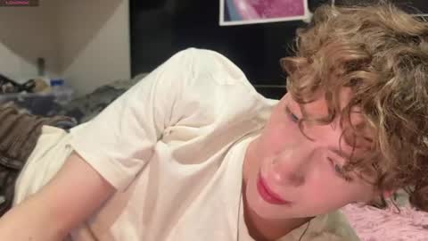 Alice     online show from April 13, 7:08 pm