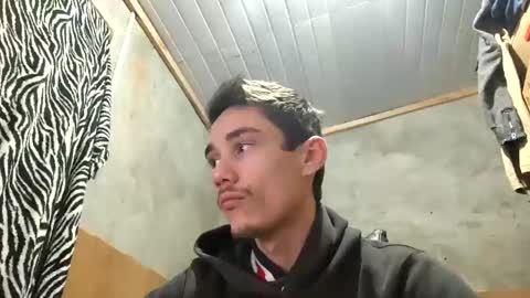 Snapshot of tecnicogatu chatting on September 9, 12:32 am tecnicogatu online show from September 9, 12:32 am