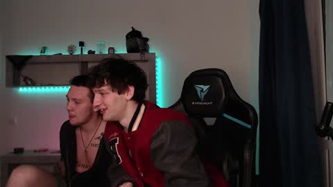 Teddy online show from December 16, 3:51 am