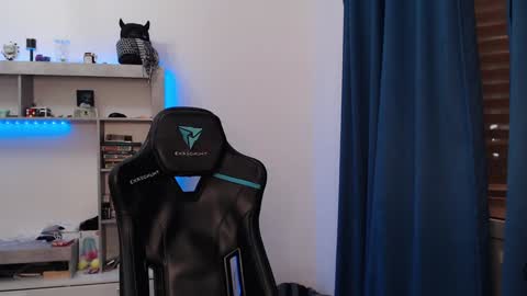 Teddy online show from February 6, 1:05 am