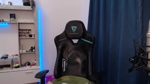 Teddy online show from February 16, 11:48 pm