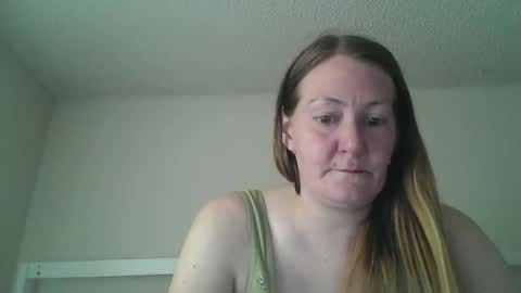Snapshot of teddymilf chatting on May 13, 6:49 pm SweetStephanie online show from May 13, 6:49 pm