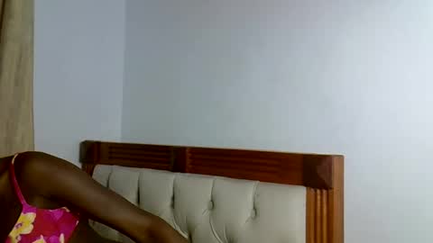 Nicole online show from February 14, 1:19 pm