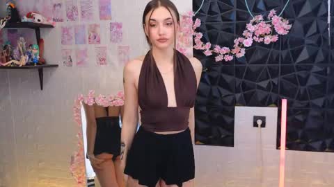 Alice and Cassie online show from May 2, 3:11 am