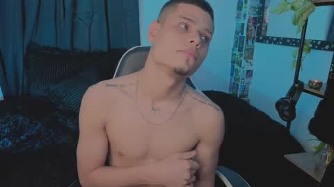 Snapshot of teeenagefeverr chatting on November 13, 2:49 pm teeenagefeverr online show from November 13, 2:49 pm