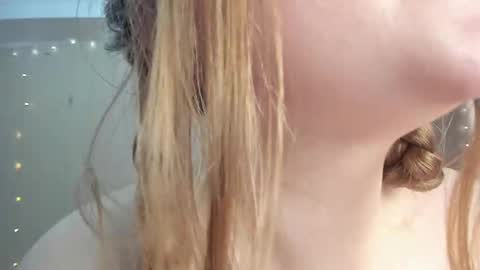 Snapshot of teeencutee chatting on February 9, 8:11 am Monika --------------2 stream 700 GMT day online show from February 9, 8:11 am