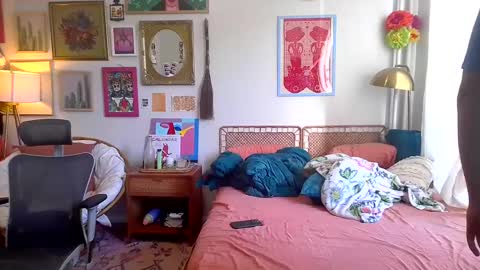 teethirstrap online show from December 22, 6:15 pm