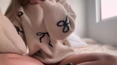 Snapshot of teffsweet18 chatting on October 11, 12:47 pm Amy No penetration Virgiin giirl online show from October 11, 12:47 pm