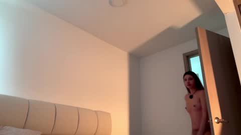 Amy No penetration Virgiin giirl online show from April 23, 1:13 pm